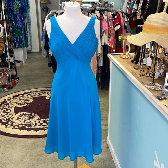 Jones Wear Dresses & Skirts - Jones New York Chiffon Fit and Flare Dress Size 6